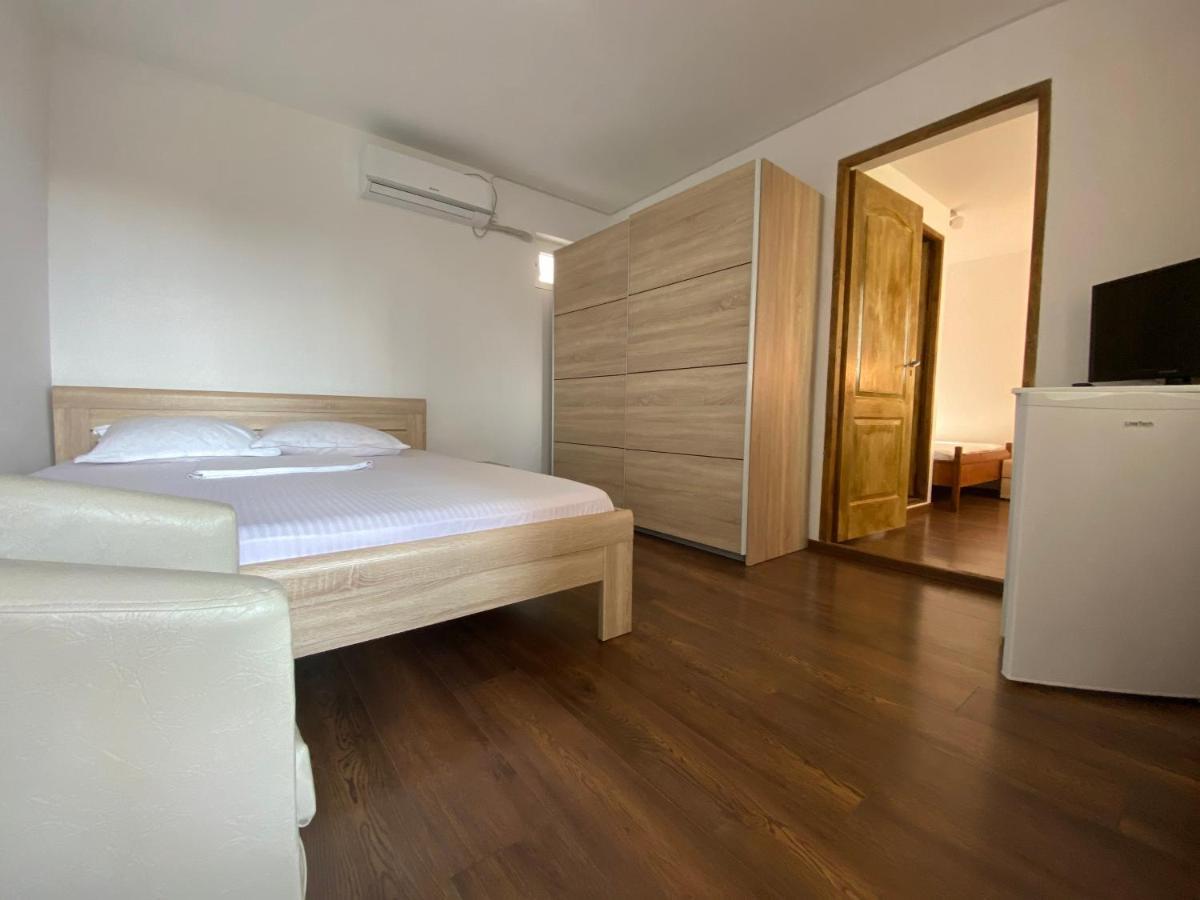 מלון Două Mai Casa Ciobi מראה חיצוני תמונה