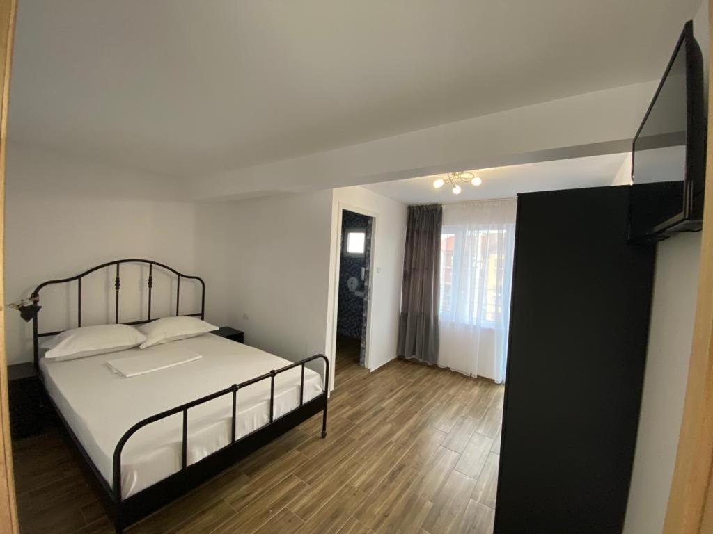 מלון Două Mai Casa Ciobi מראה חיצוני תמונה